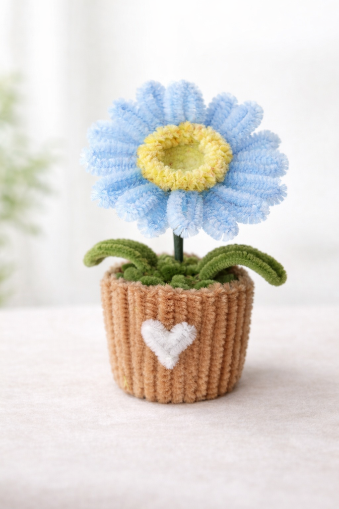 Sky blue daisy flower pot